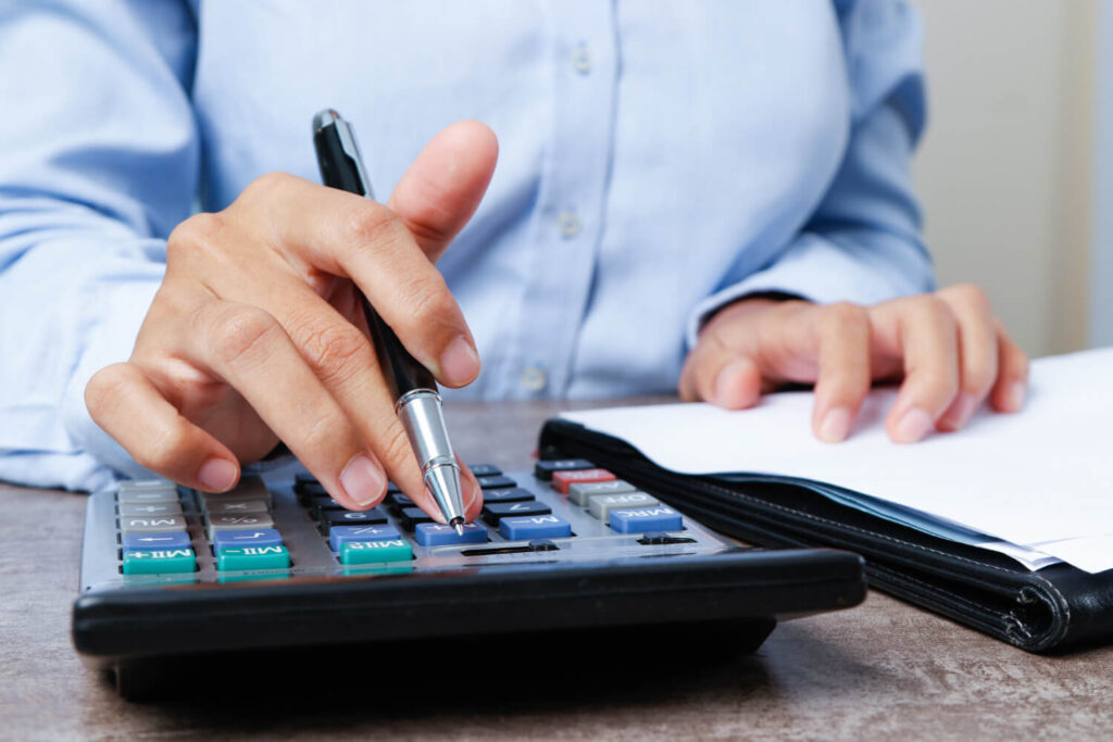 Organising key deadlines and documentation for tax season in the UK and US