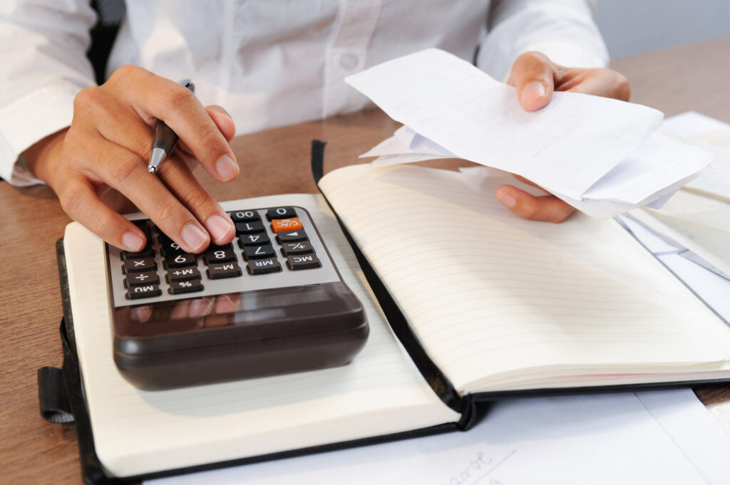 Accountant cost UK comparison table showing monthly and annual accounting fees