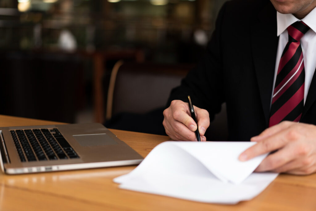 Document notarisation during a UK notarial services appointment