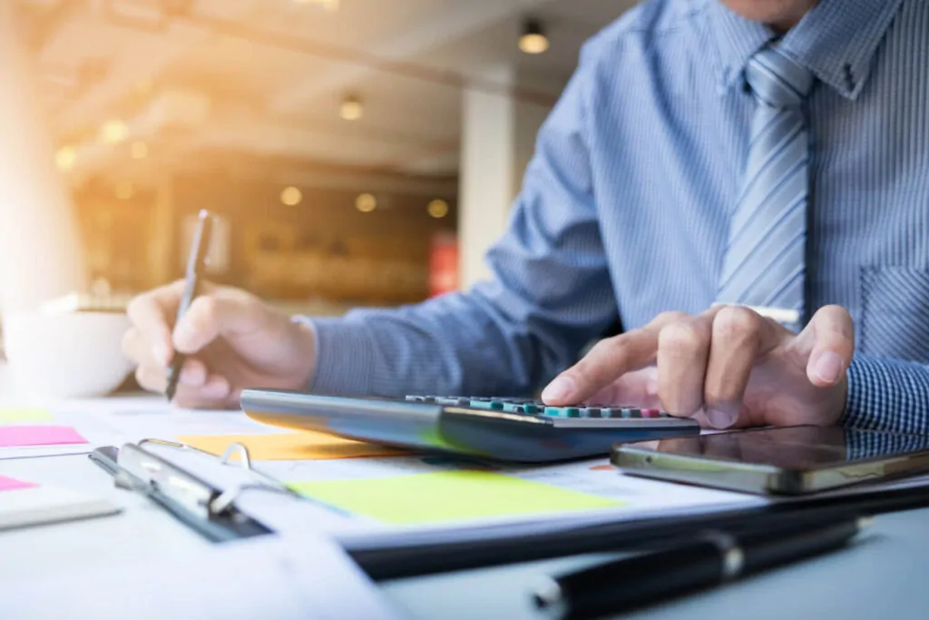 Calculating trade figures and completing paperwork for EORI number application
