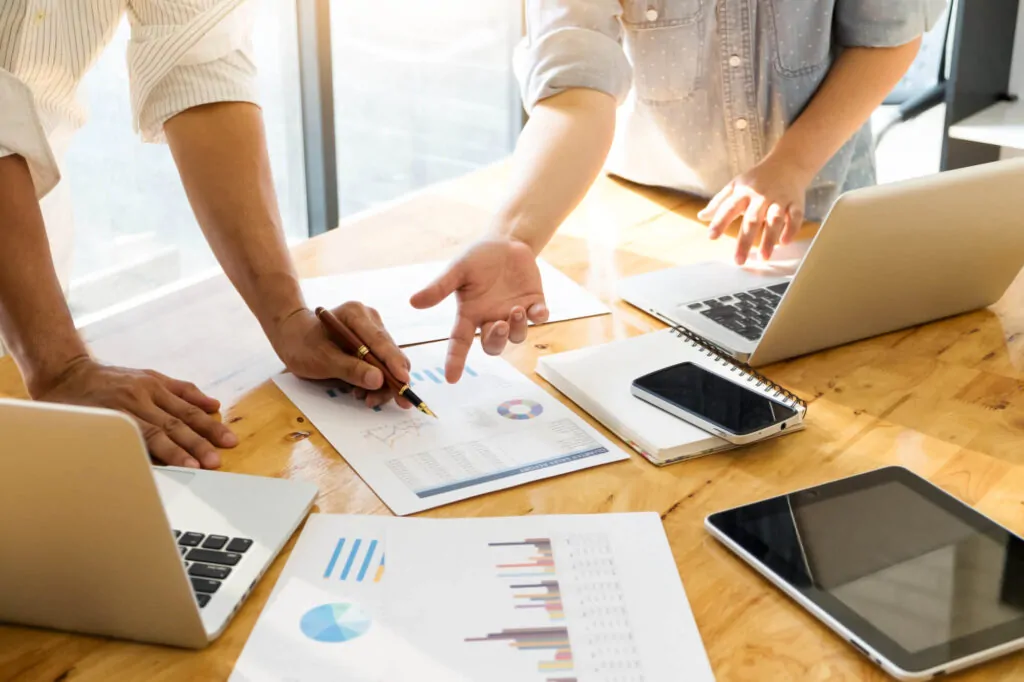 UK limited company compliance meeting to update director, shareholder and PSC information ahead of confirmation statement deadline