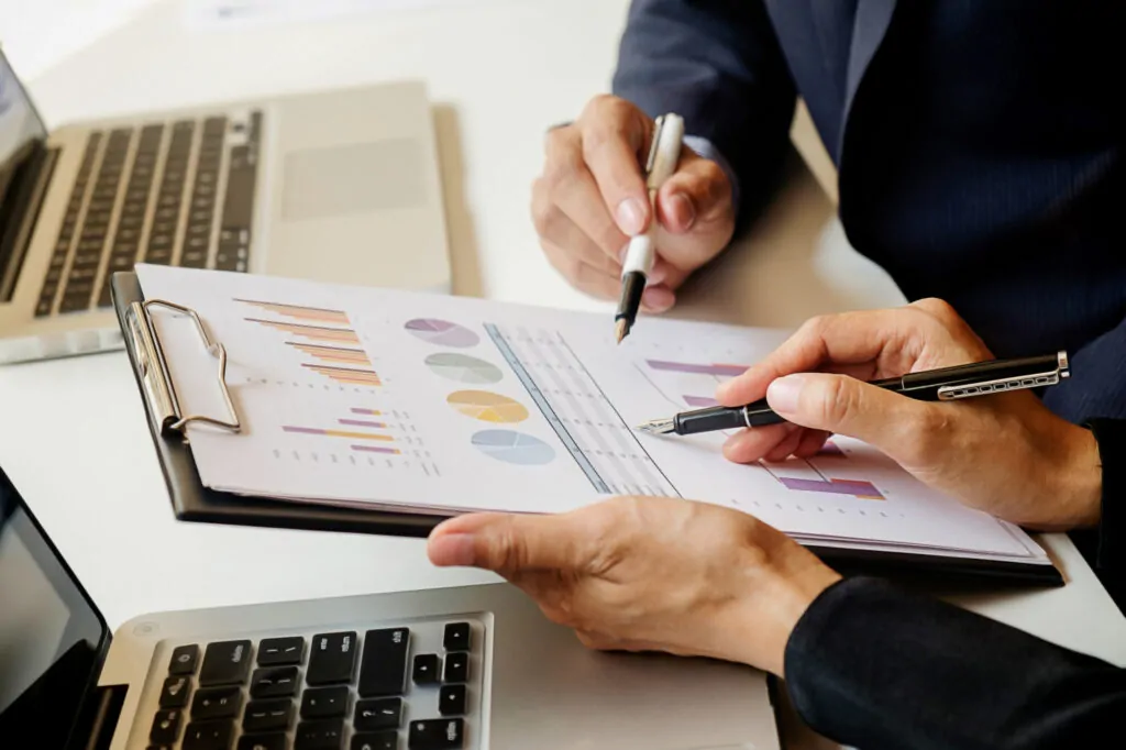 Finalising PAYE documents for HMRC submission and payroll reporting